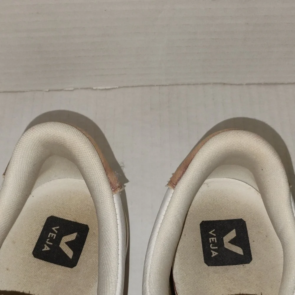 Veja Campo Leather Sneakers. Womens size 9. White & Light Copper in color. - Picture 7 of 13